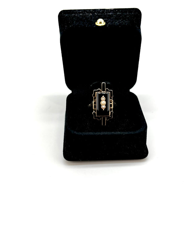 BAGUE ANCIENNE ONYX ET PERLES FINES