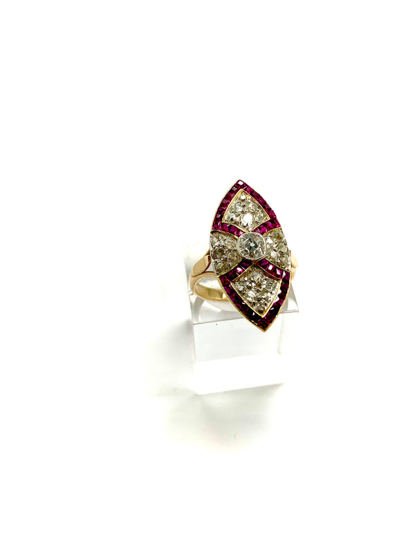 Bague Vintage marquise rubis diamants